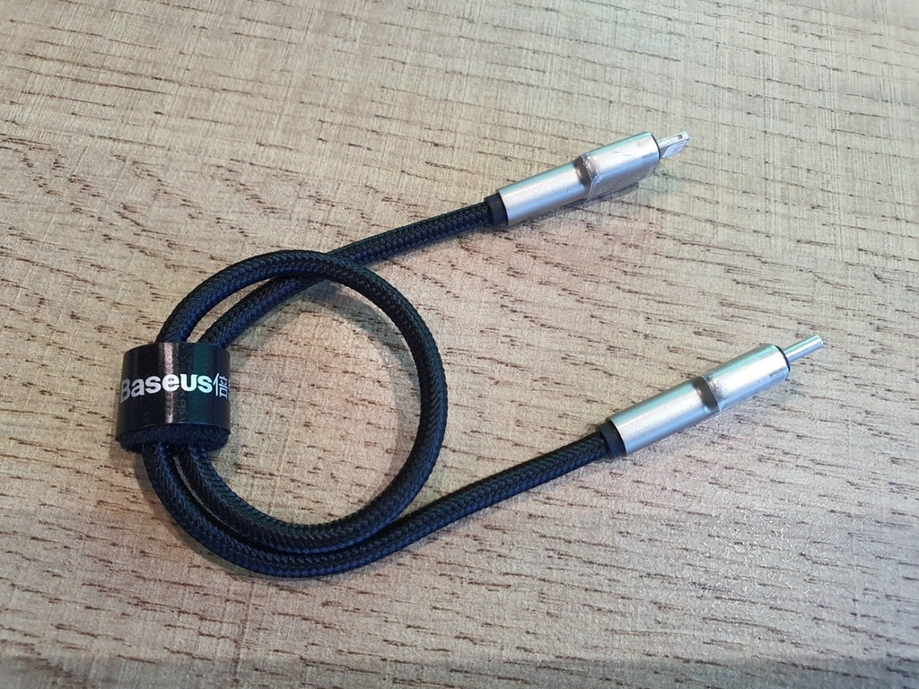 Cáp ngắn 25cm sạc nhanh C to Lightning 20W cho iPhone 12 Series Baseus Cafule Metal Series (20W, Type C to Lightning Fast charge & Data Cable)