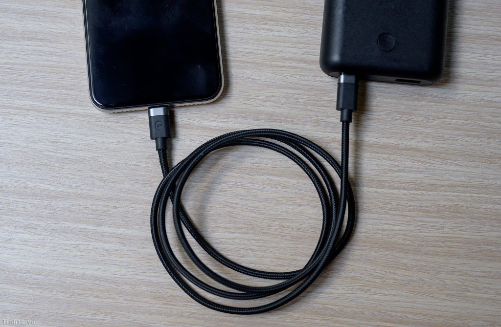 Cáp USB-C to Lightning chính hãng Mophie (1m)