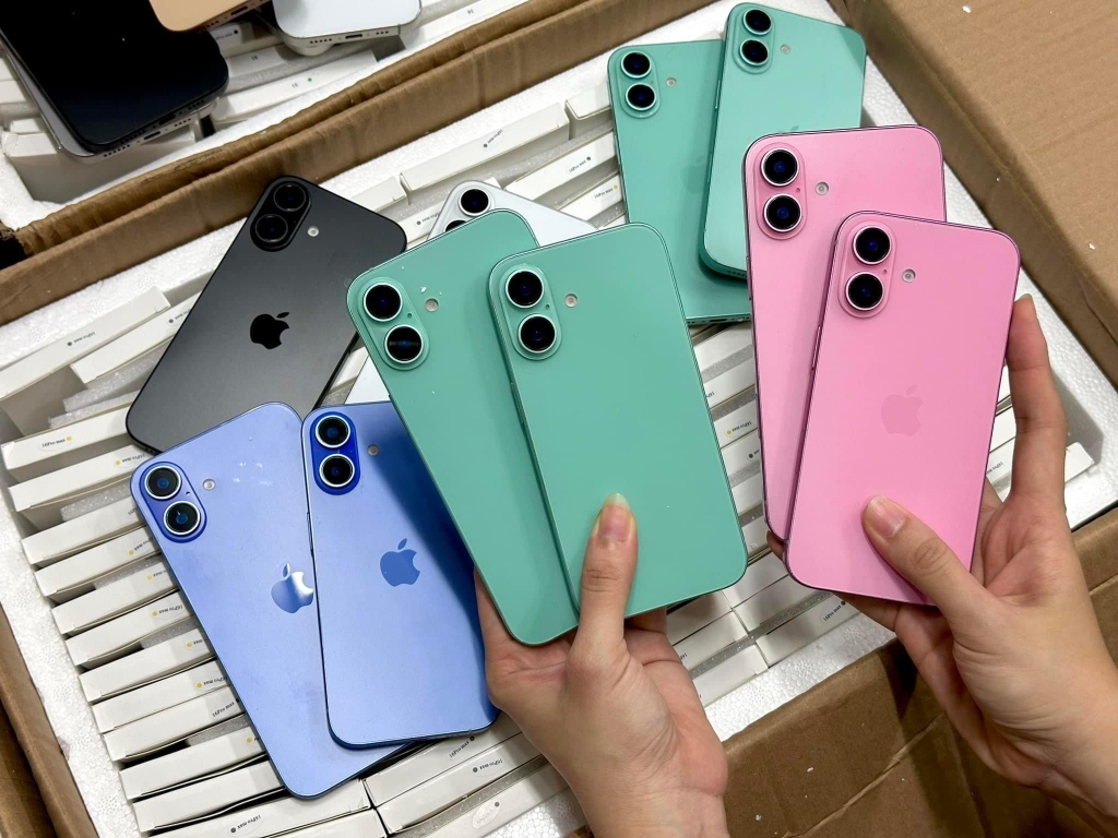 Mô hình iPhone 16, 16 Plus, 16 Pro, 16 Pro Max