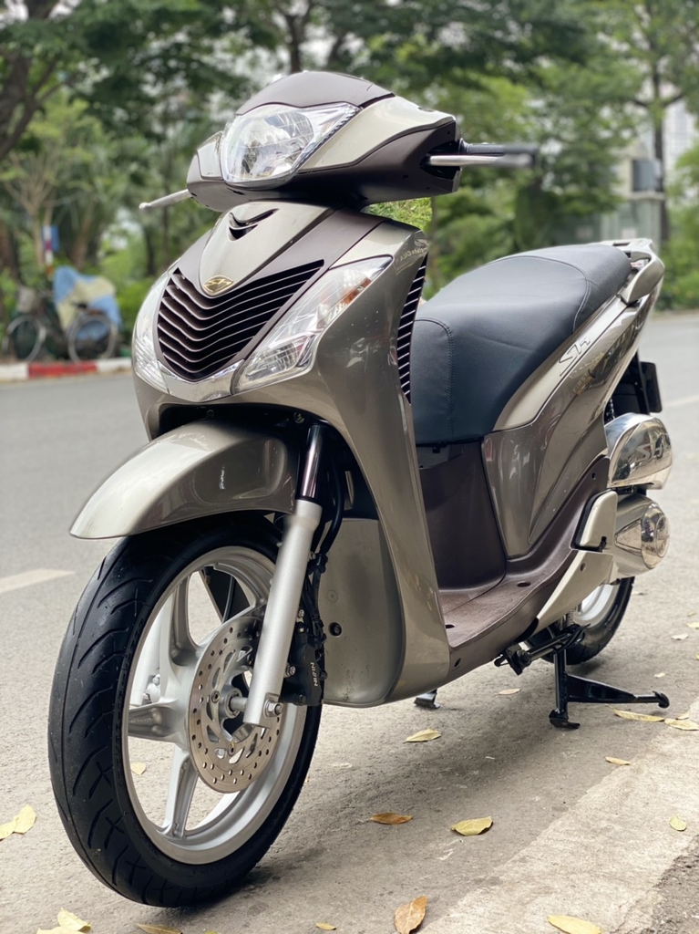 SH 125i nhập Ý ĐK cuối 2011 màu trắng biển đẹp 29L109966  2banhvn