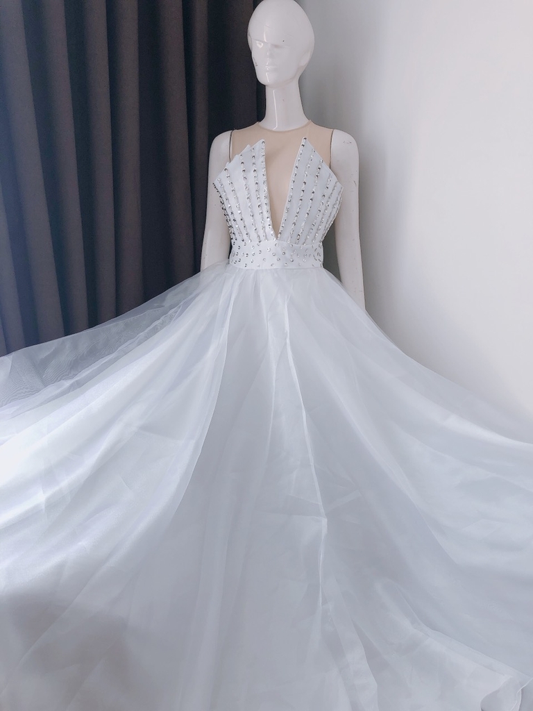 Nguồn gốc của chiếc váy cưới trắng tinh khôi