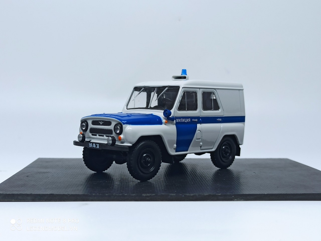 Mô hình xe Uaz 469 (Cảnh sát Liên xô) Legend Model