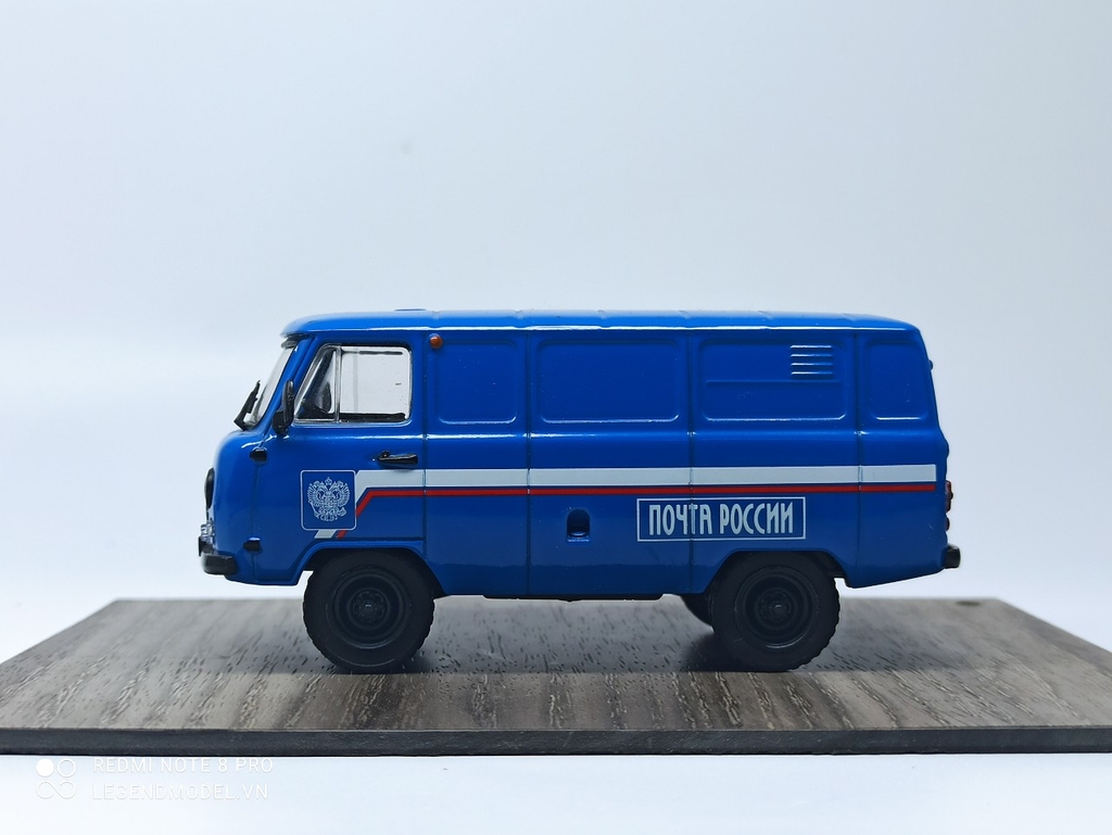 Mô hình xe Uaz 452 Legend Model