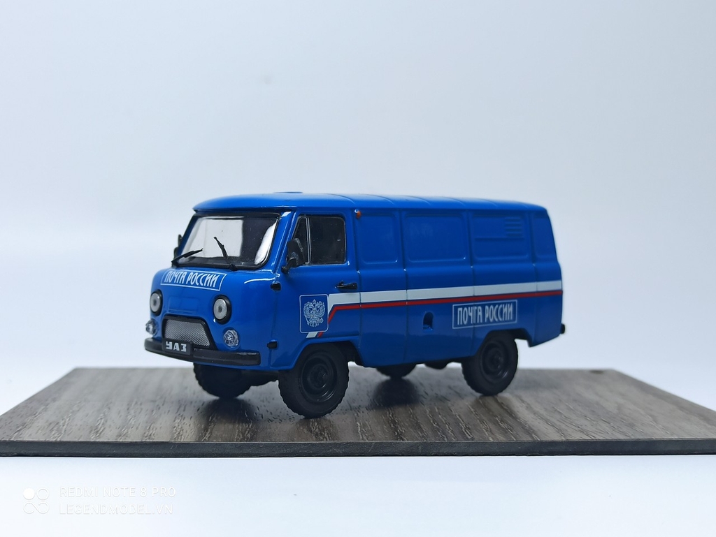 Mô hình xe Uaz 452 Legend Model