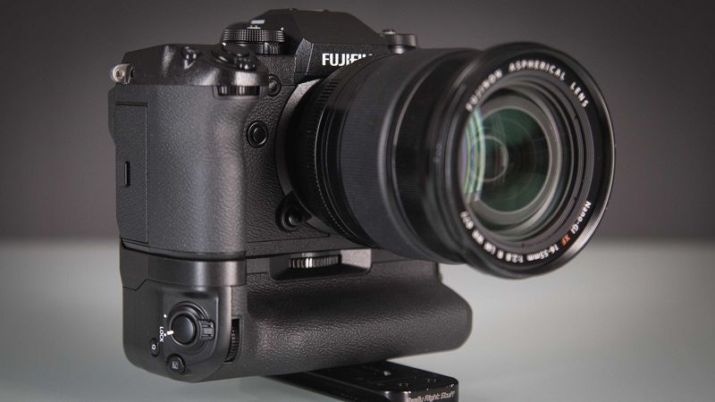 Fujifilm X-H1 Grip + 16-55mm f/2.8 R LM WR - Chính hãng