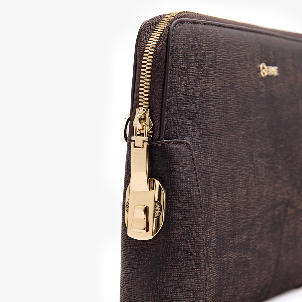 Clutch cầm tay da bò saffiano chà nâu CK11