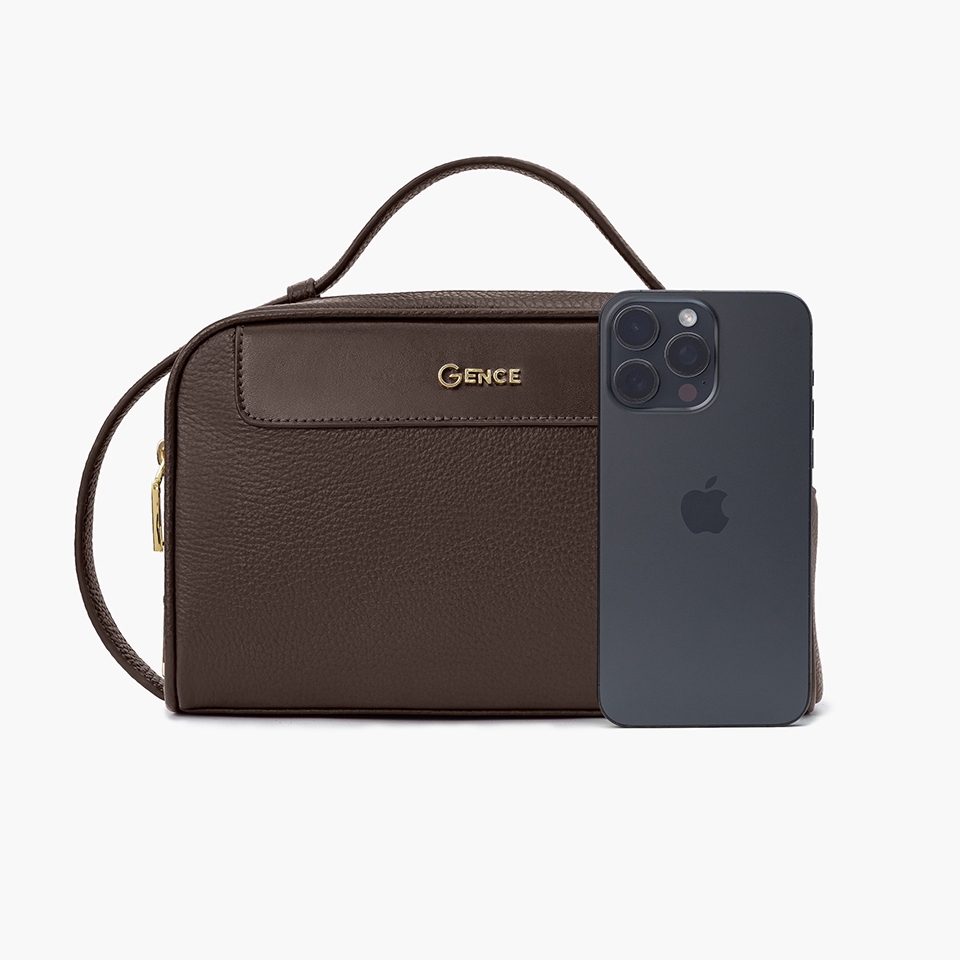 Clutch cầm tay da bò vân Togo khóa vân tay RB15