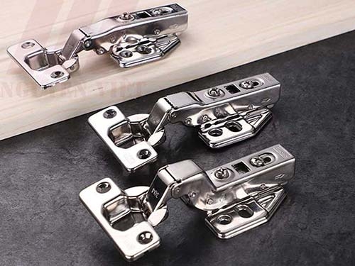 ưu điểm của dòng bản lề inox là chống gỉ xét, chống biến dạng khi va đập 