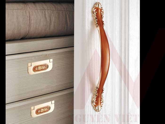 tay nắm cửa tủ theo phong cách tân cổ điển cho tủ áo