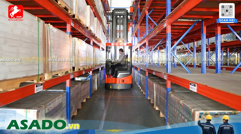 Kệ kho công nghiệp lối đi hẹp VNA