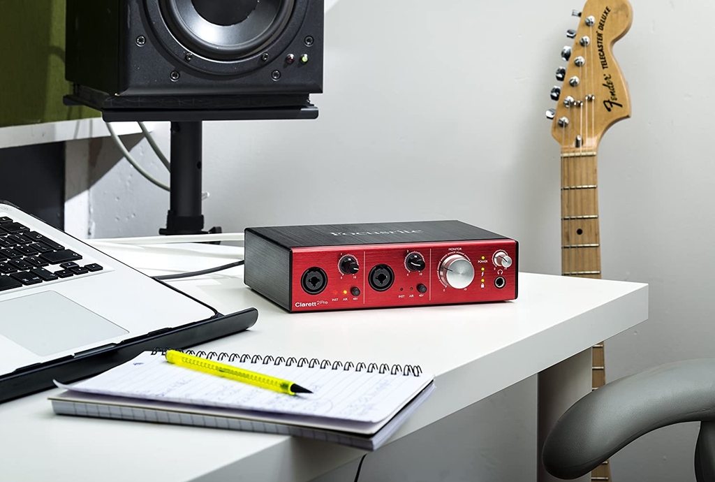 Focusrite Clarett 2Pre Thunderbolt | hàng phân phối chính hãng giá cực tốt 