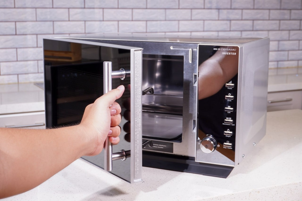 Lò vi sóng kèm nướng 2in1 Caso MIG 25 Ceramic, Dung tích 25L, Đế Ceramic