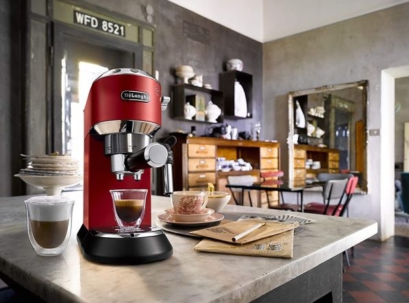 Máy pha cà phê Espresso De'longhi Dedica EC685.R màu đỏ