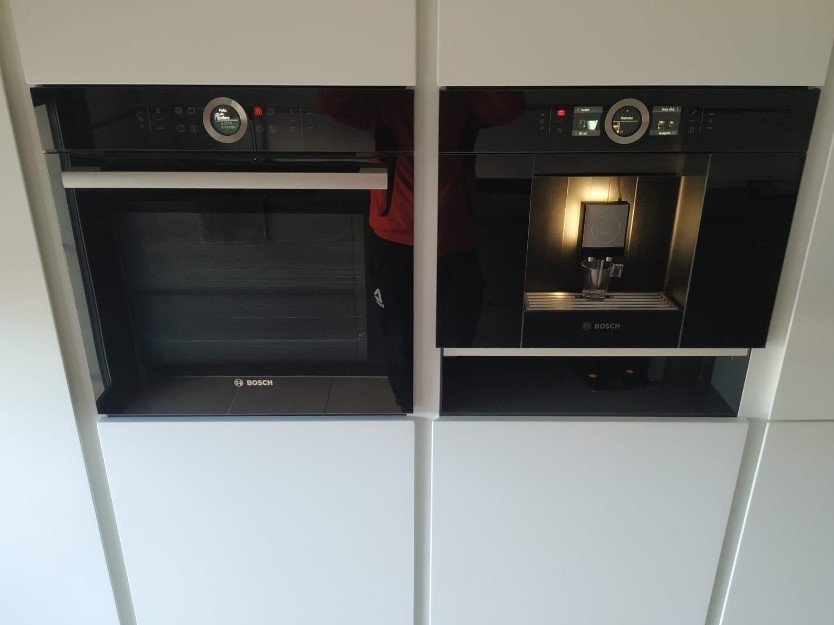 Máy pha cafe Bosch CTL636EB6 Serie 8 màu đen, lắp âm tủ, pha cà phê hoàn toàn tự động