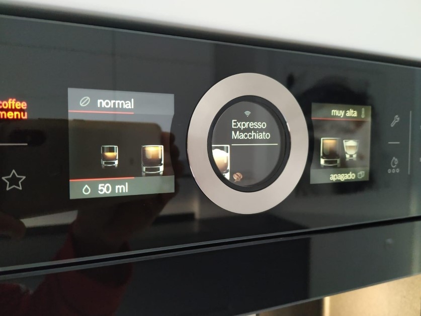 Máy pha cafe Bosch CTL636EB6 Serie 8 màu đen, lắp âm tủ, pha cà phê hoàn toàn tự động