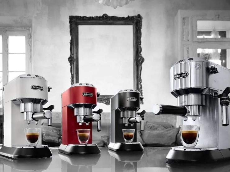 Máy pha cà phê Espresso Delonghi Dedica EC685.BK màu Đen