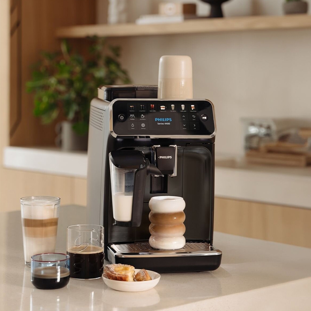 Máy pha café tự động Philips Series 5500 - Made in Romania