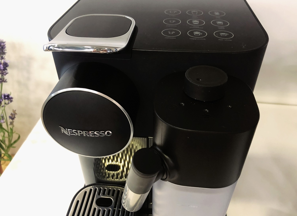 Máy pha cafe De'Longhi Nespresso Gran Lattissima EN650.B