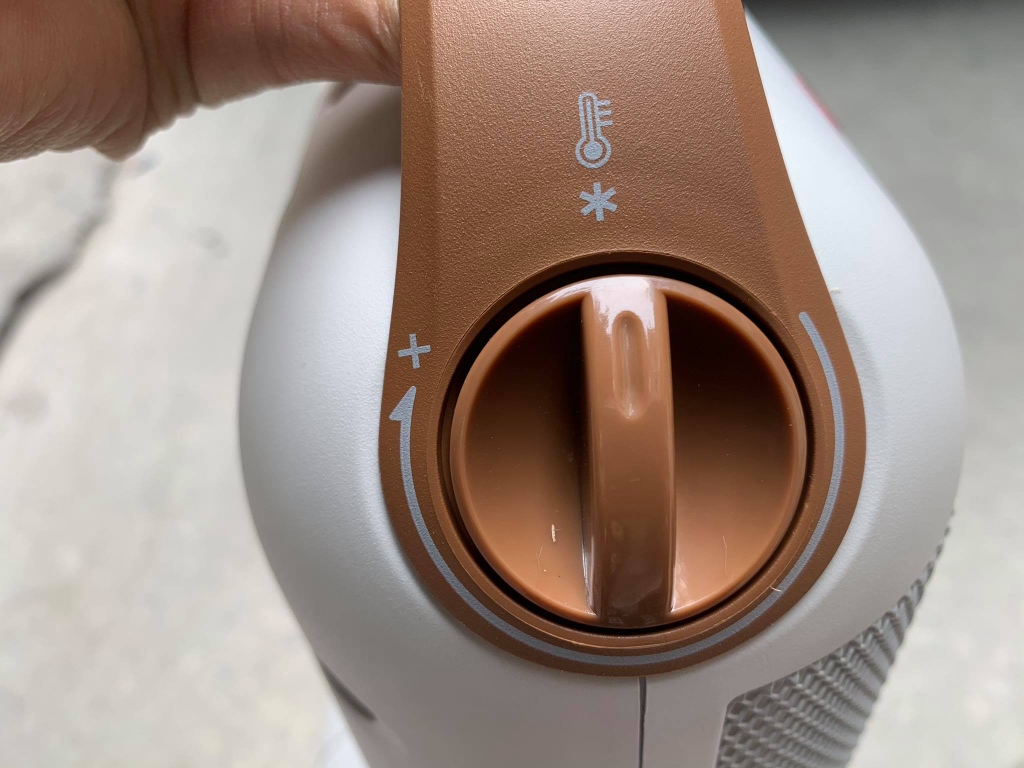 Máy Sưởi Gốm De'Longhi HFX30C18