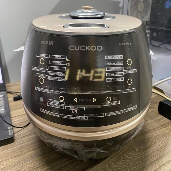 Nồi cơm điện cao tần Cuckoo CRP-DHAS069FB, Dung tích 1.08L, Lòng nồi Inox