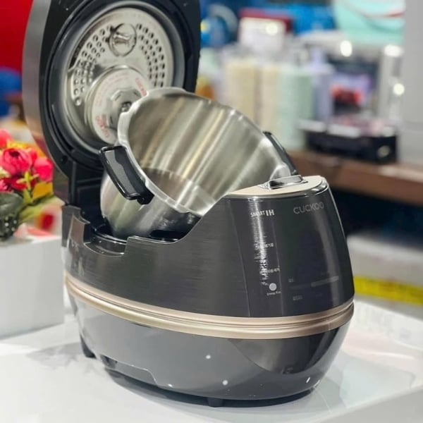 Nồi cơm điện cao tần Cuckoo CRP-DHAS069FB, Dung tích 1.08L, Lòng nồi Inox