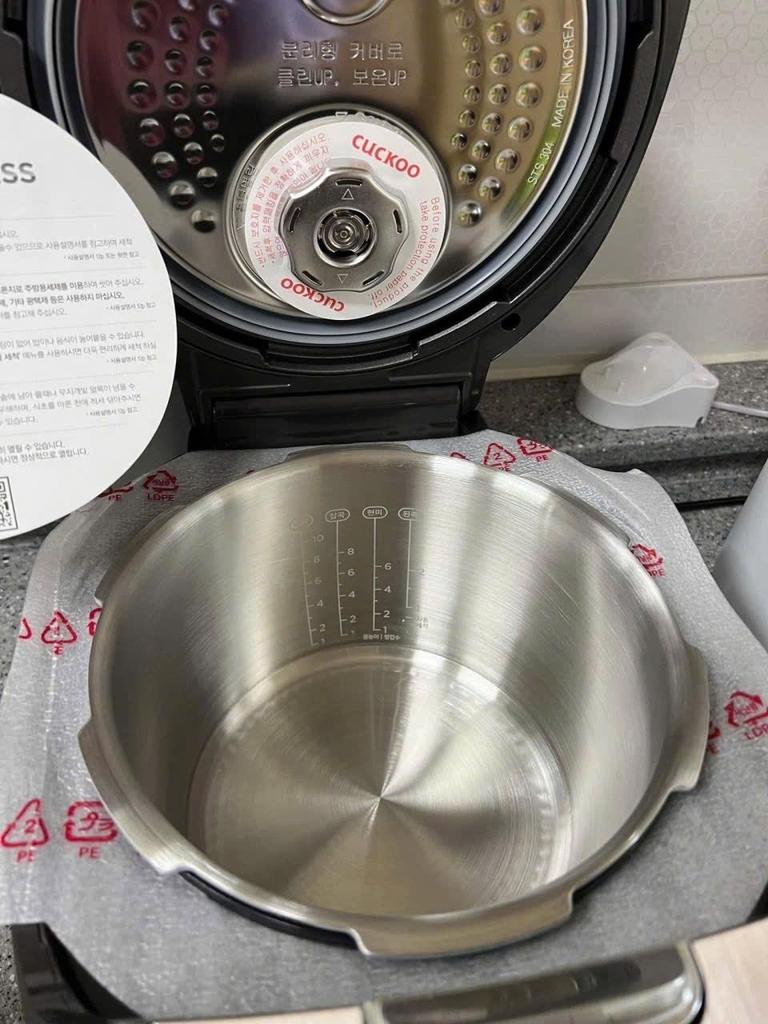 Nồi cơm điện cao tần Cuckoo CRP-CHAS109FB, Dung tích 1.8L, Lòng nồi Inox