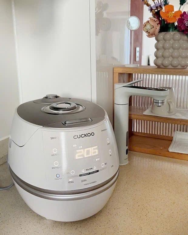 Nồi cơm điện cao tần Cuckoo CRP-DHAS069FW, Dung tích 1.08L, Lòng nồi Inox