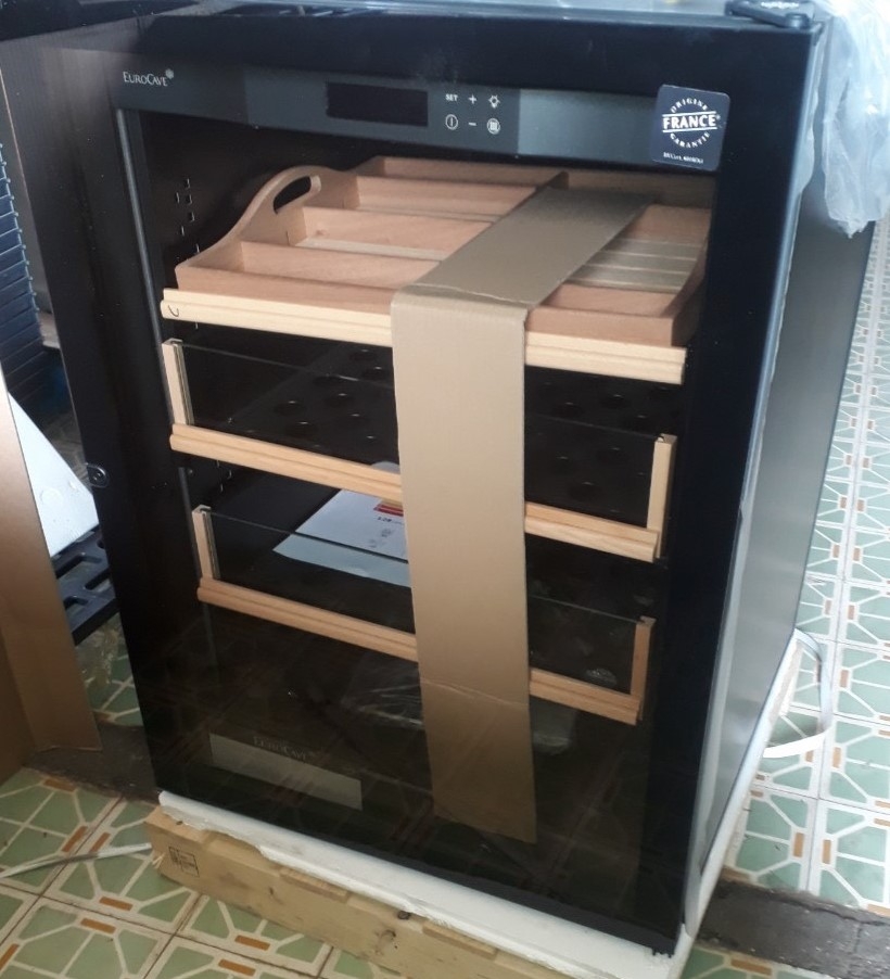Tủ Bảo Quản Cigar EuroCave CC064V3 - 1000 Điếu (made in France)
