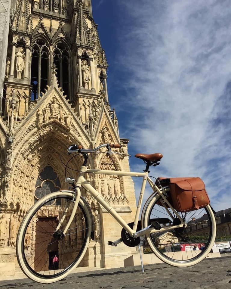 Xe đạp nam Canellini Retrò Mann Aluminium Beige mit Tasche 50 màu kem