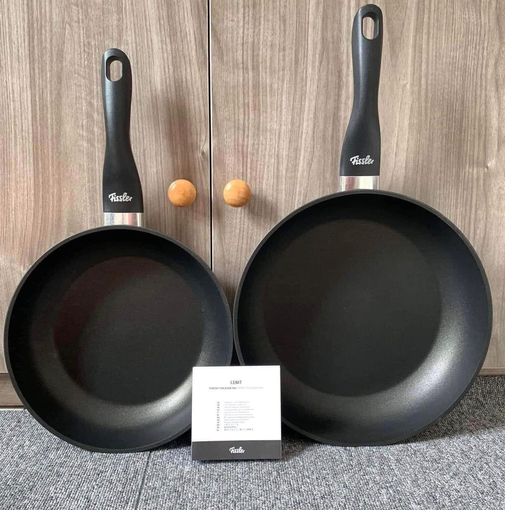 Set Di 2 Padelle Fissler Cenit Red Antiaderenti - 24 E 28 Cm - Per Tutti I Fornelli Incluso Induzione