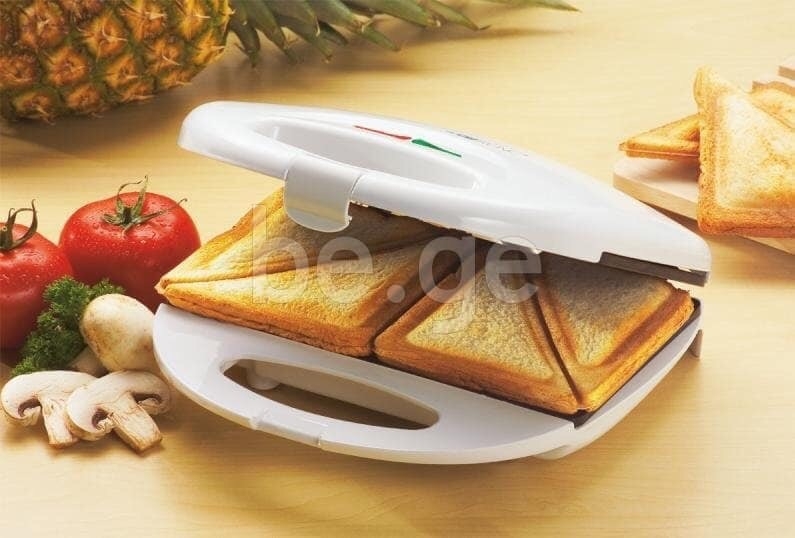 Máy nướng bánh mì Clatronic trắng