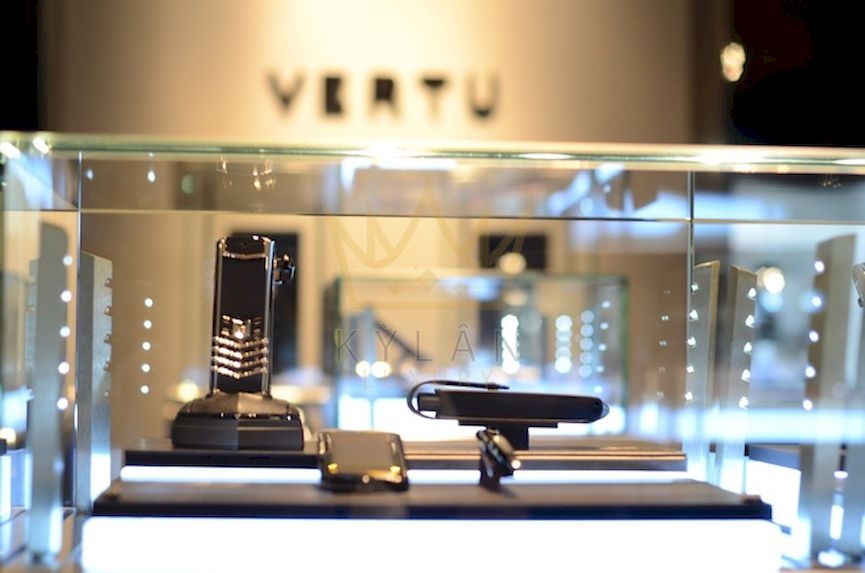  Vertu Signature Mix Red Gold Bes chiếc điện thoại độc bản