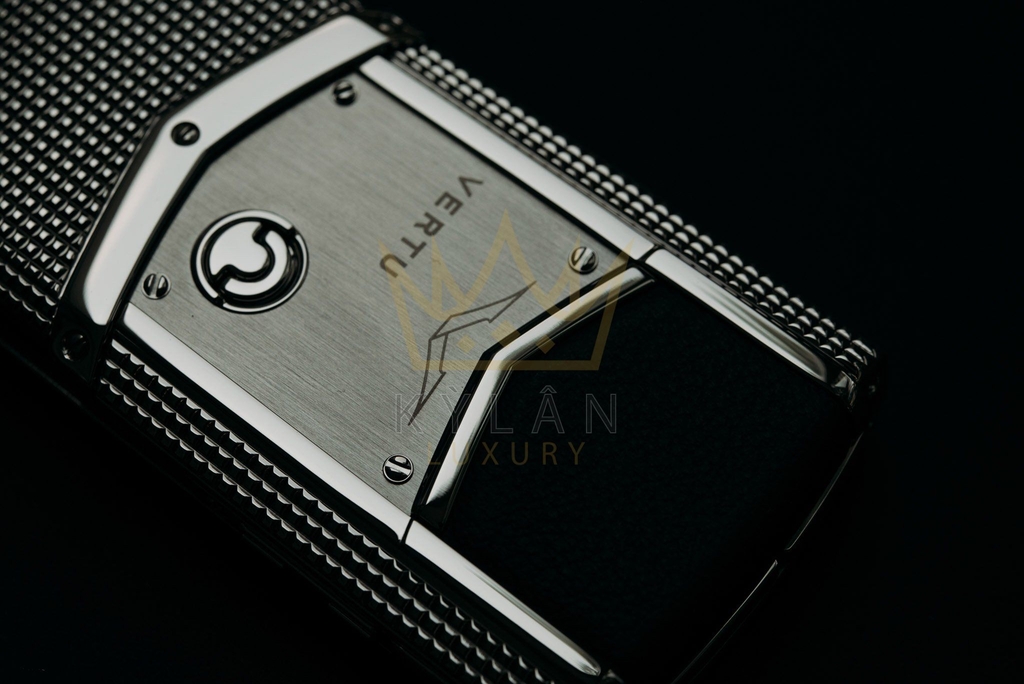 Vertu Signature S 2017 chiếc máy cùi bắp hạng sang có ROM 16GB