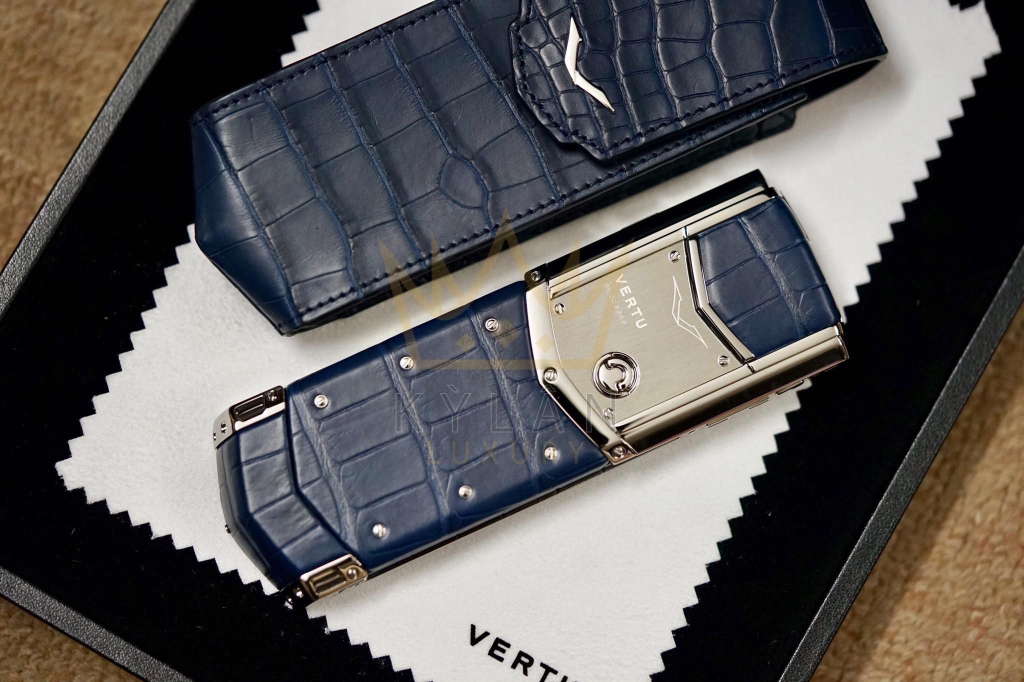 Vertu và sự hoành tráng không phải dạng vừa của thương hiệu