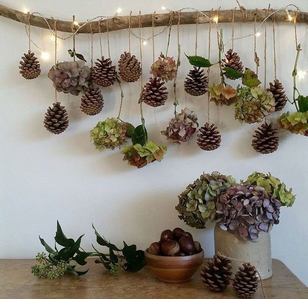 Cách trang trí Noel với quả thông khô - Bazaar Decor