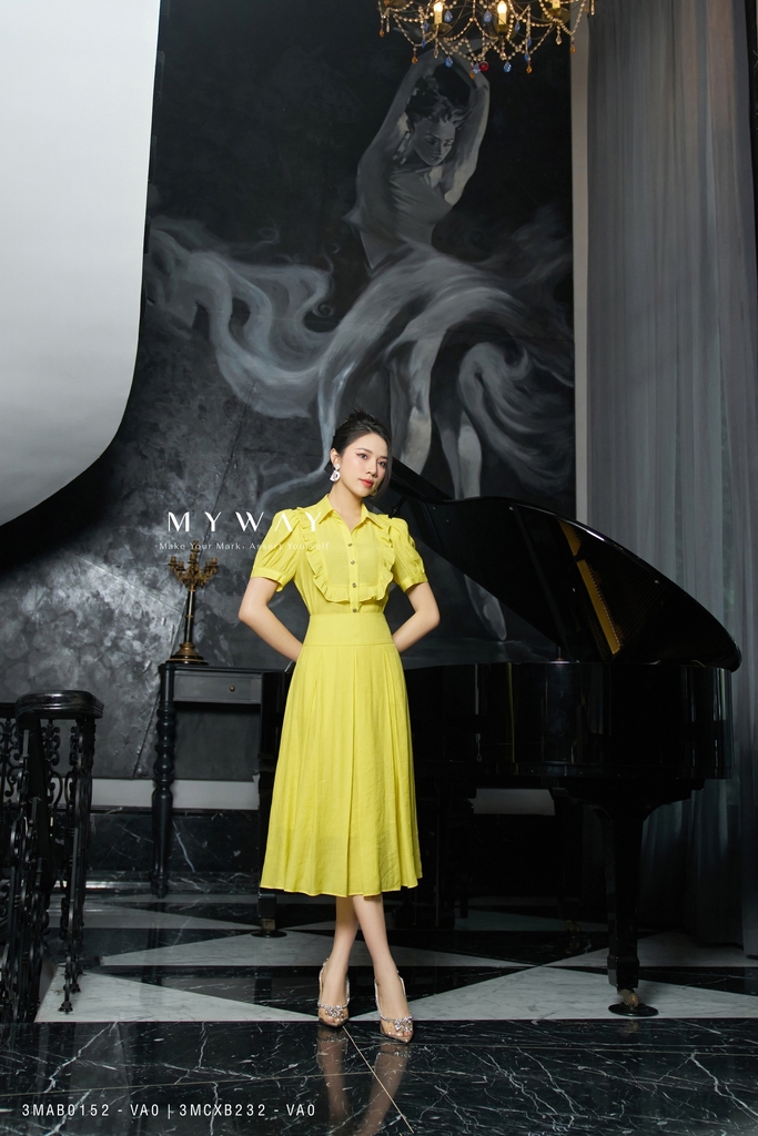 Chân váy xòe xếp ly cập cao