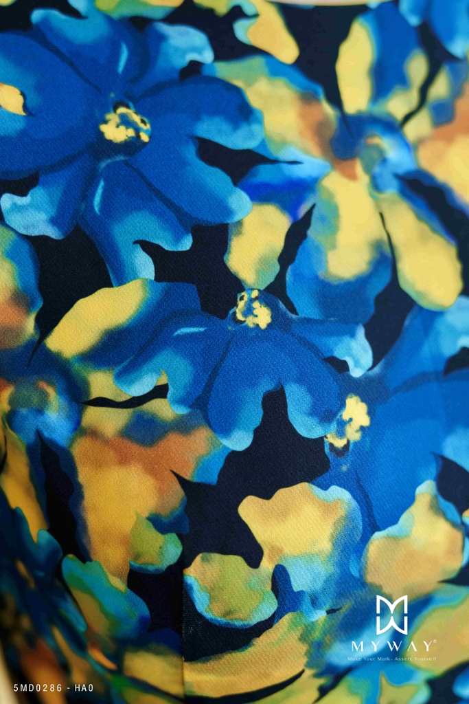 Váy xòe tay phồng nền hoa xanh