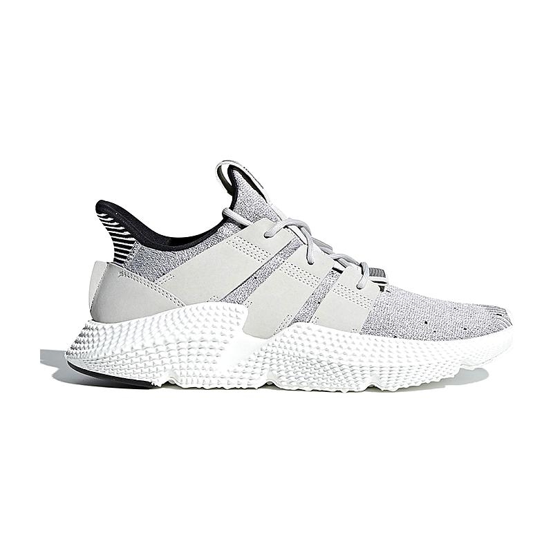Giày thể thao kiểu dáng Ultra boots