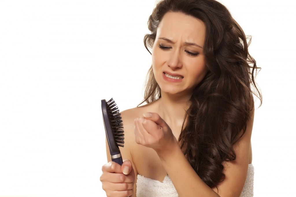 RỤNG TÓC NHIỀU CÓ NGUY HIỂM KHÔNG? CÁCH CHỮA RỤNG TÓC HIỆU QUẢ