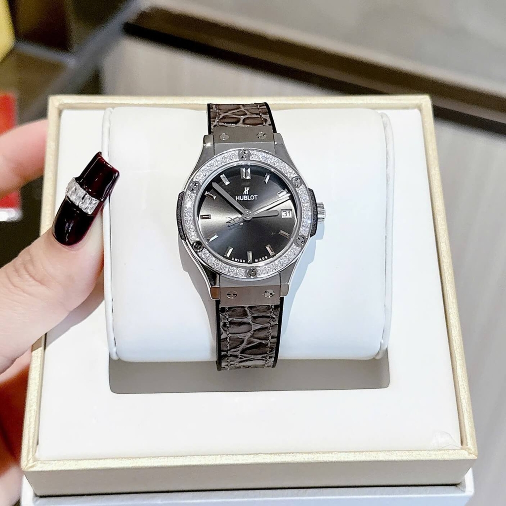 Đồng Hồ Nữ Hublot Classic Fusion Dây Da Đen Xám Vỏ Silver Size 30mm Quartz
