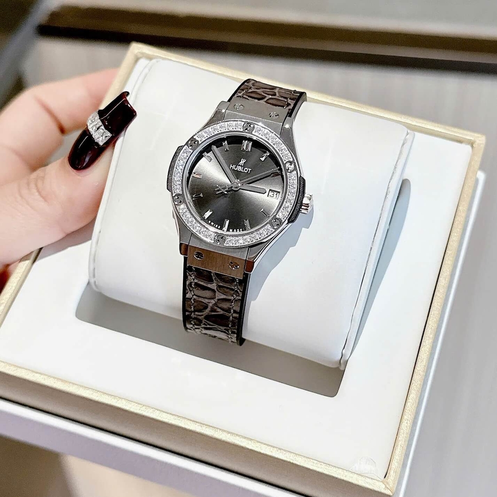 Đồng Hồ Nữ Hublot Classic Fusion Dây Da Đen Xám Vỏ Silver Size 30mm Quartz