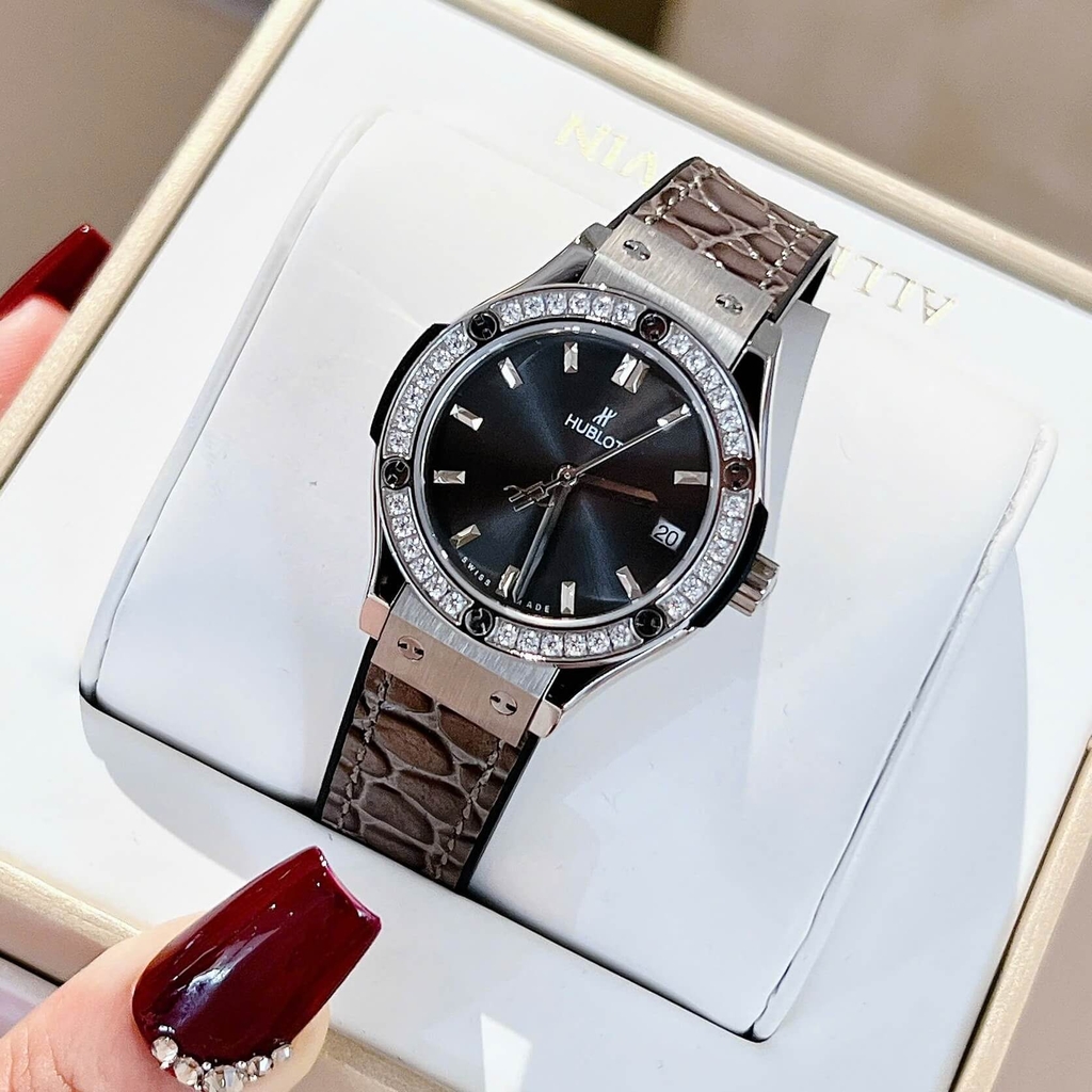 Đồng Hồ Nữ Hublot Classic Fusion Dây Da Đen Xám Vỏ Silver Size 30mm Quartz