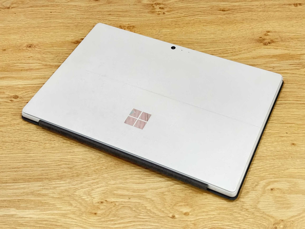 Surface Pro 5 | Core i7-7660U | RAM 8GB | SSD 256GB | 12.3 QHD