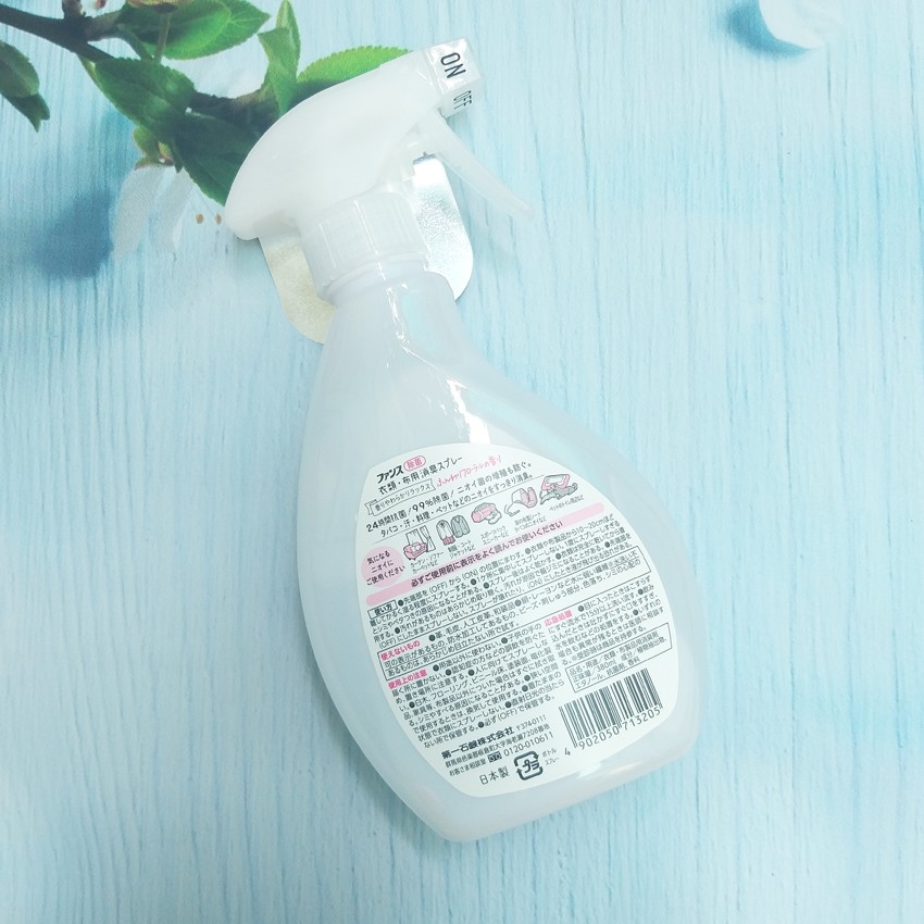 Xịt thơm và kháng khuẩn quần áo hương hoa 380ml