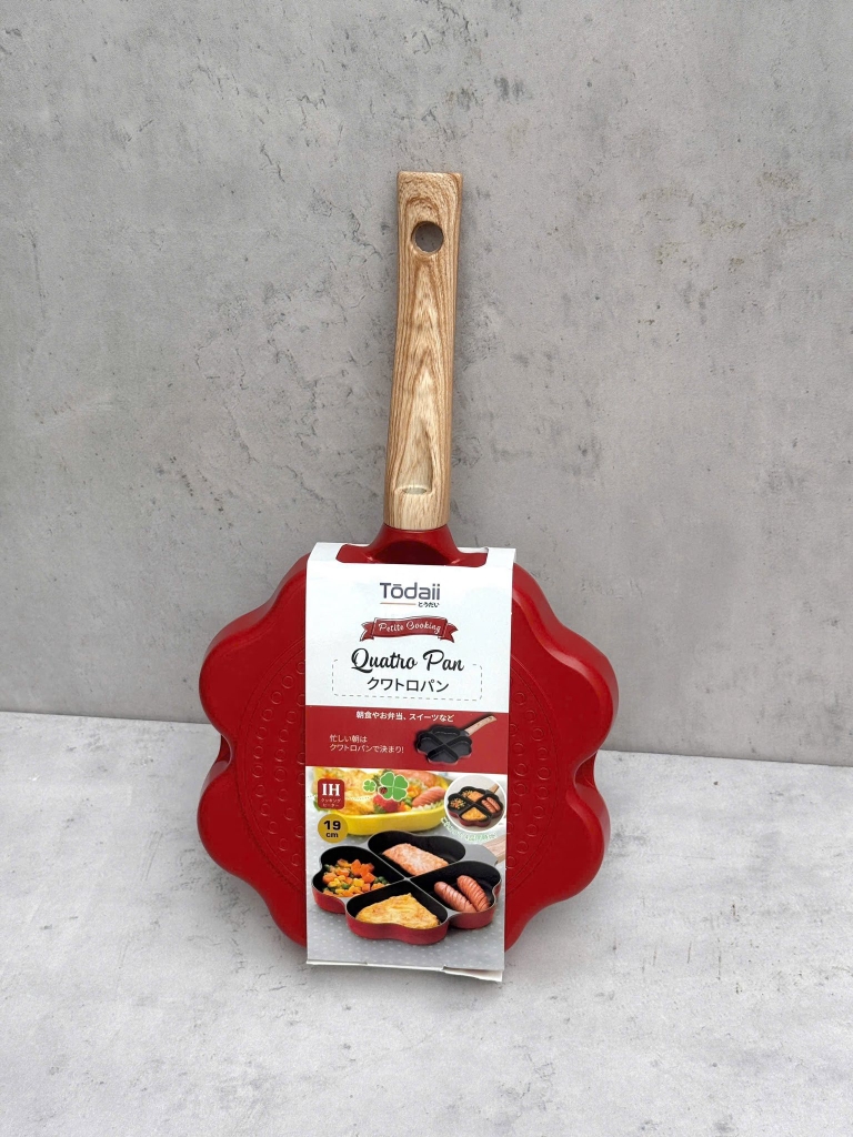 Chảo chiên 4 ngăn chống dính Todaii mẫu cỏ 4 lá màu đỏ