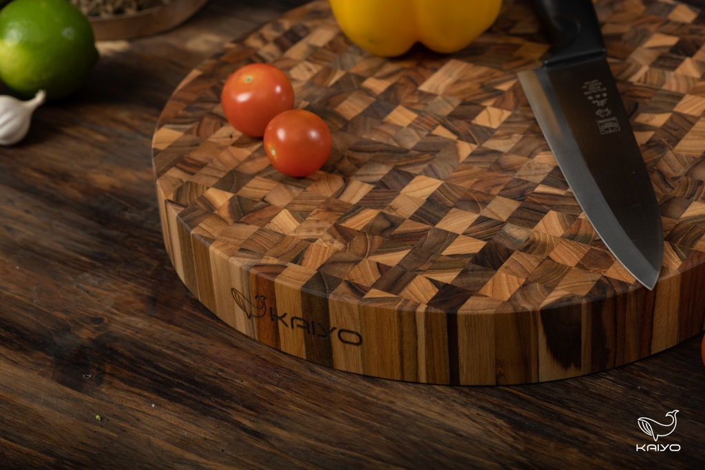 Thớt chặt gỗ Teak đầu cây Kaiyo hình tròn 30 x 3,8cm