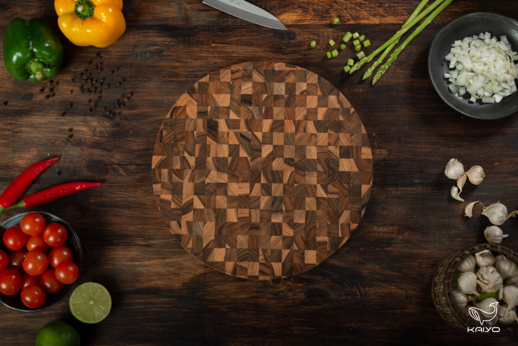 Thớt chặt gỗ Teak đầu cây Kaiyo hình tròn 30 x 3,8cm