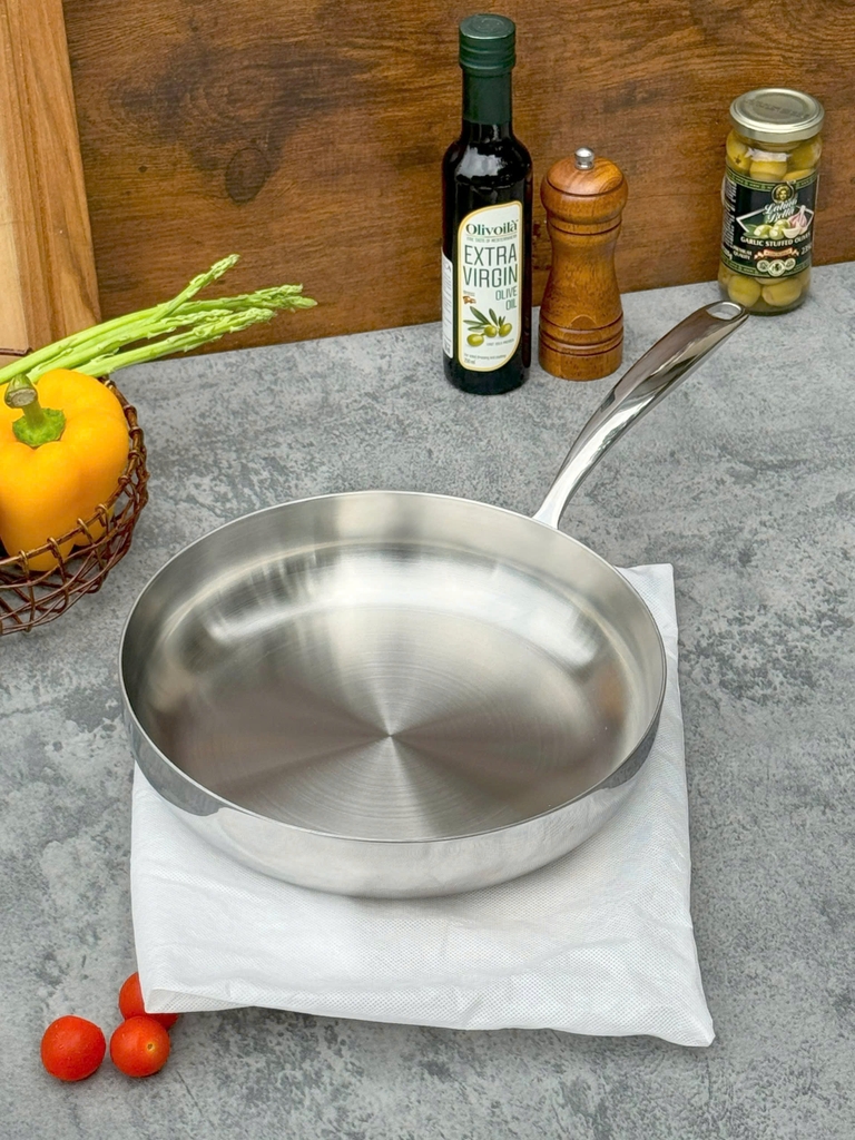 Chảo đúc inox 3 lớp đáy liền Tri-ply Kaiyo, dáng cạn size 24cm