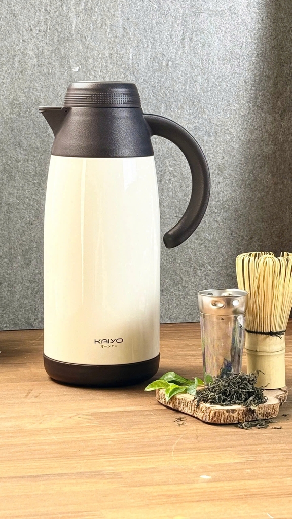 Phích pha trà giữ nhiệt 2 lớp inox có lõi lọc Kaiyo dung tích 1100ml, màu kem