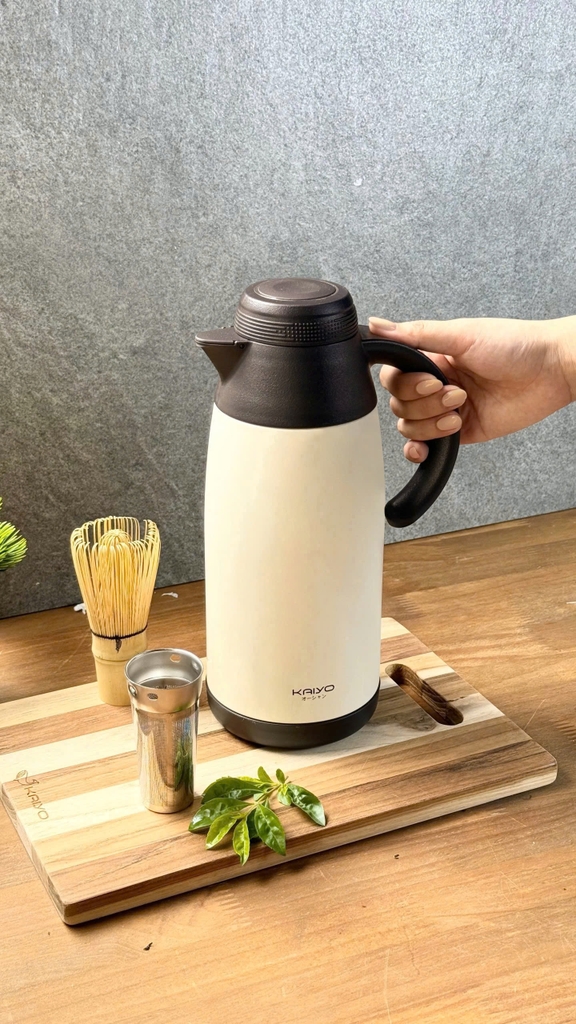 Phích pha trà giữ nhiệt 2 lớp inox có lõi lọc Kaiyo dung tích 1100ml, màu kem